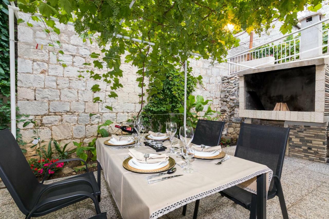 Apartment Stari Dvor Kaštela 外观 照片